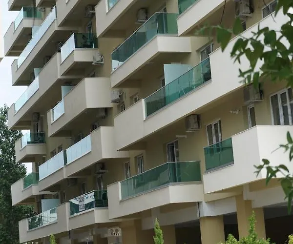 Your Escape To The And * Mamaia