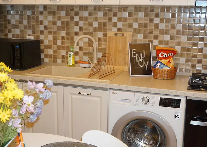 Your Escape To The And * Mamaia